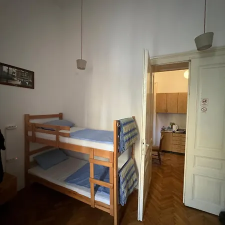 Hostel The Gates 2 Belgrade